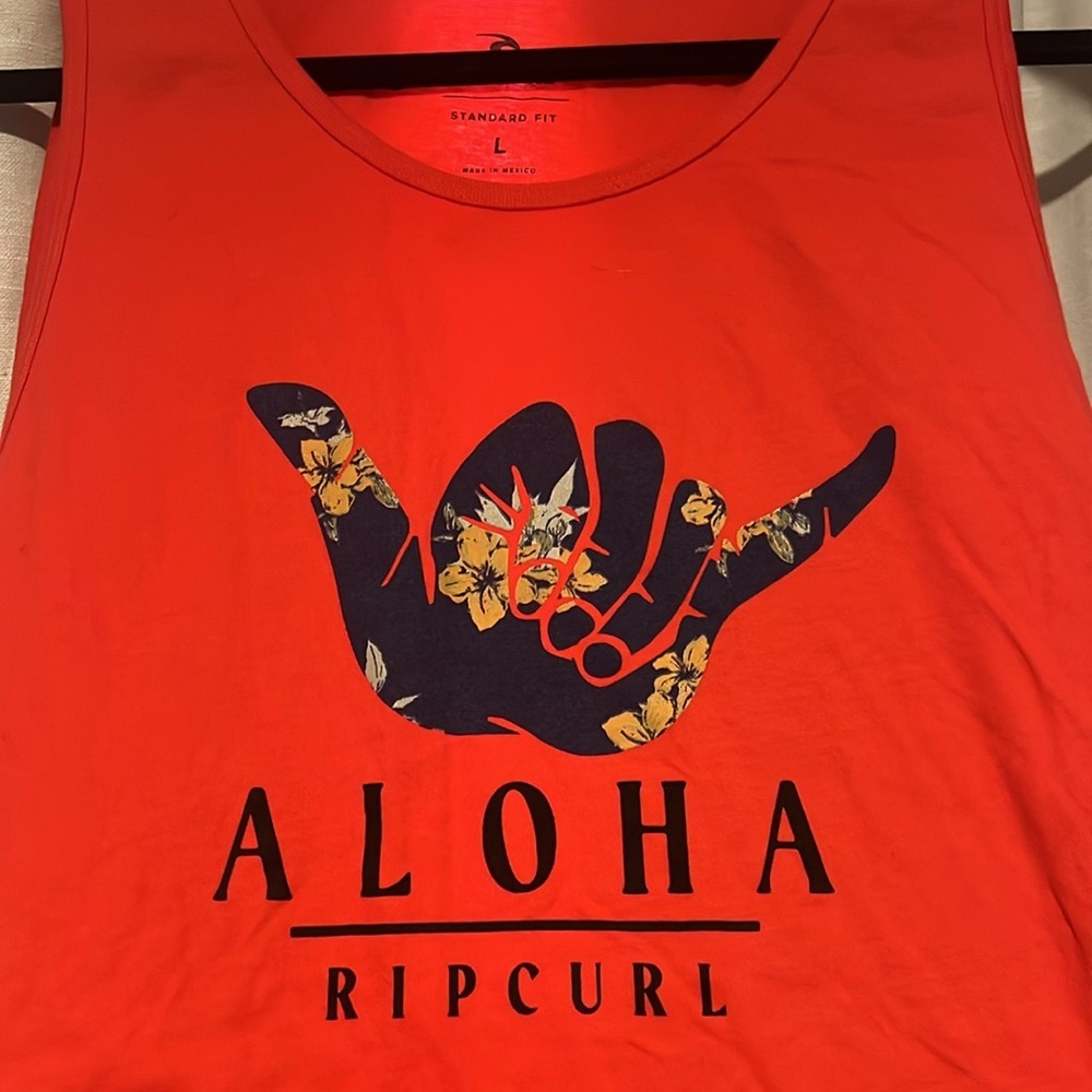 3/$30 NWT Ripcurl aloha large tank - Picture 2 of 4